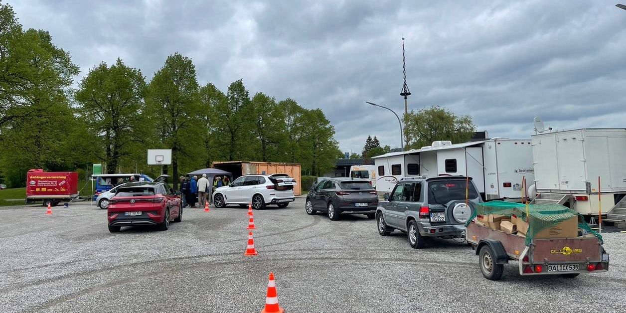 Schlange stehen für den guten Zweck: Aktenvernichtung mit Rotary und Dorr